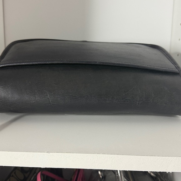 Vintage Coach Glove Tan Leather Crossbody Bag | NYC Made | Classic Turnlock - Picture 9 of 16